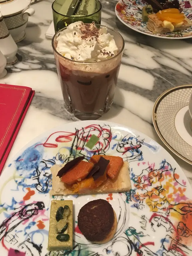 用dark  chocolate  調配出來的朱古力奶.RICH