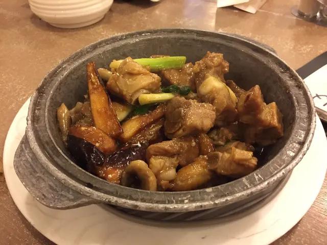 紅燒茄子排骨煲