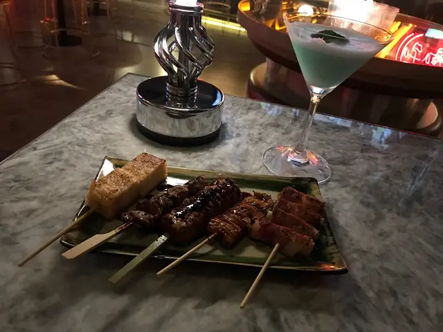 有四串串燒加杯嘢飲