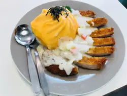 吉列猪扒扭纹蛋包饭