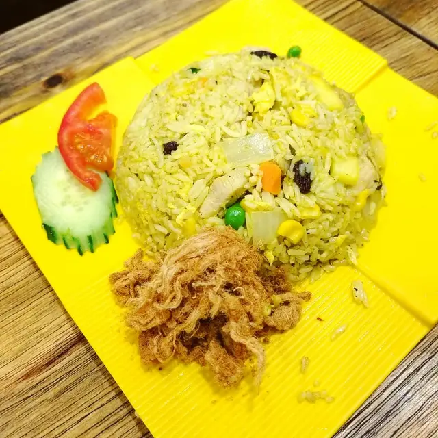 鮮菠蘿雞肉炒飯