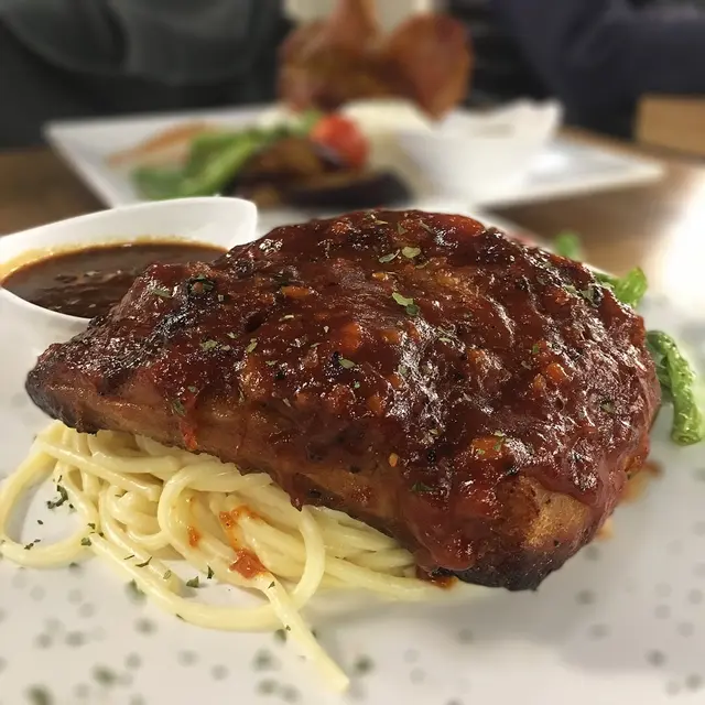 美國燒豬肋骨配黑椒汁