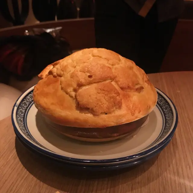 菠蘿包皮焗紅咖哩原隻野雞仔