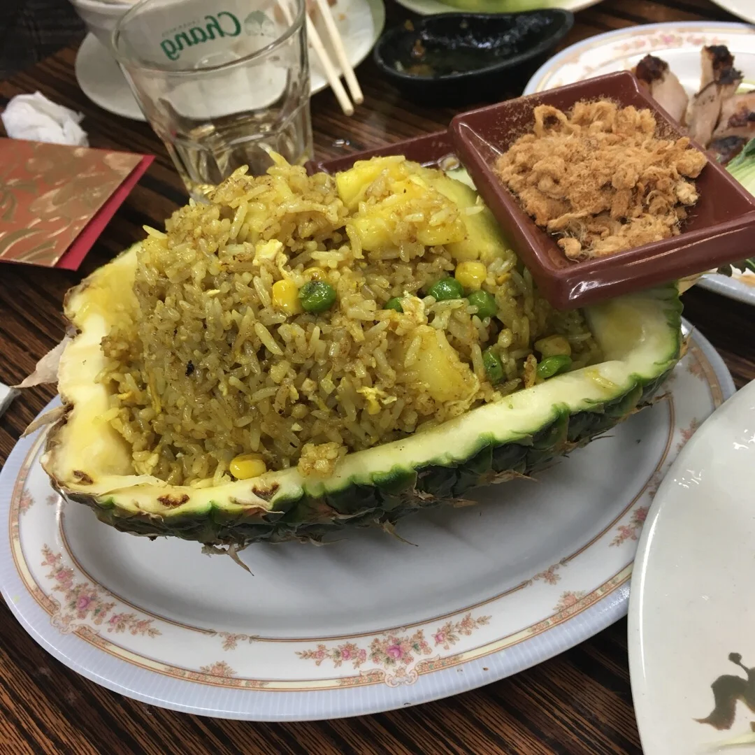 泰式菠蘿海鮮炒飯 - 香港深水埗的金銀泰國美食 | openrice