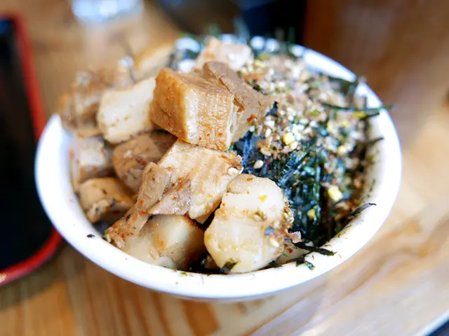 香鬆海苔豚角飯