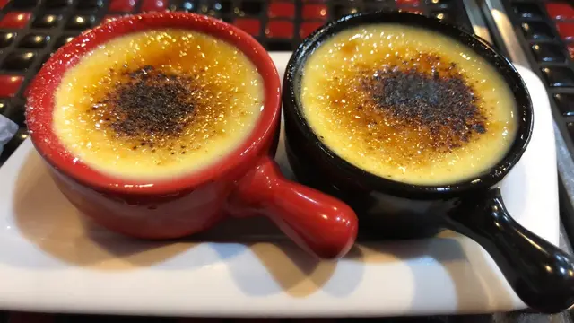 甜品精緻,特別是燉蛋!能夠媲美街外其他出名的燉蛋!忌廉味不會蓋過焦糖蛋的味道,滋味十足!器皿亦十分吸引,非常可愛。