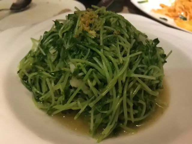 蒜蓉炒貴妃苗