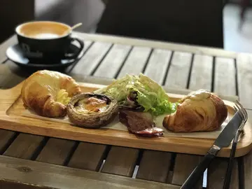 Signature Croissant