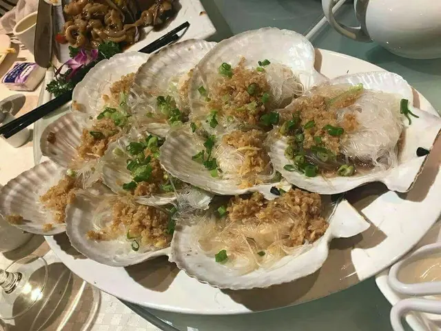 蒸蓉粉絲蒸扇貝