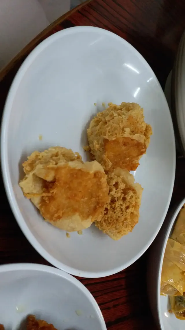 佢係將豆卜反轉，之後仲要讓蝦膠落去，蝦膠幾足料同彈牙，香口好味。