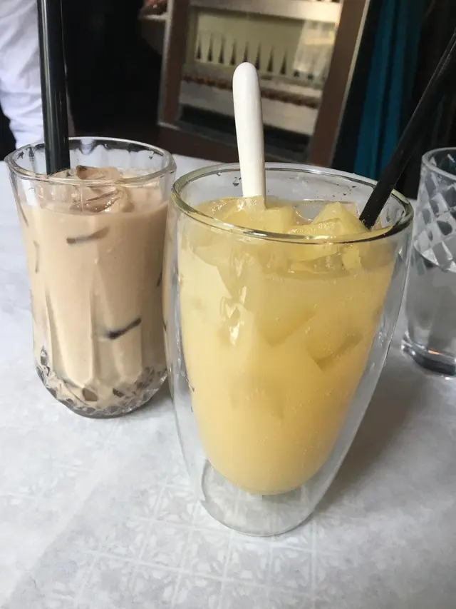 鳳梨蘇打、黑糖奶茶