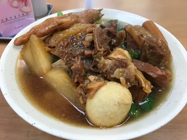 超正牛腩雞腳！！！！！