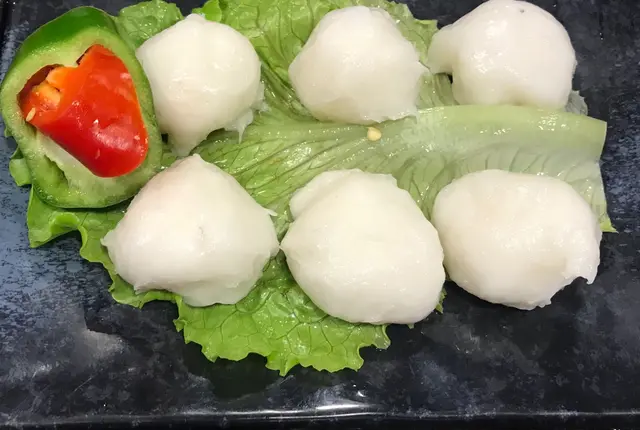 手打墨魚丸