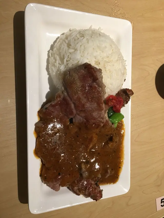 晚餐C 黑椒汁牛扒飯 $82