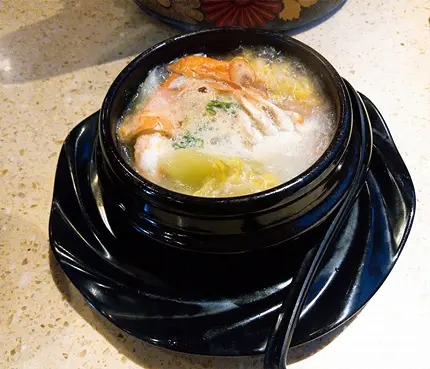 雪場松葉蟹火鍋