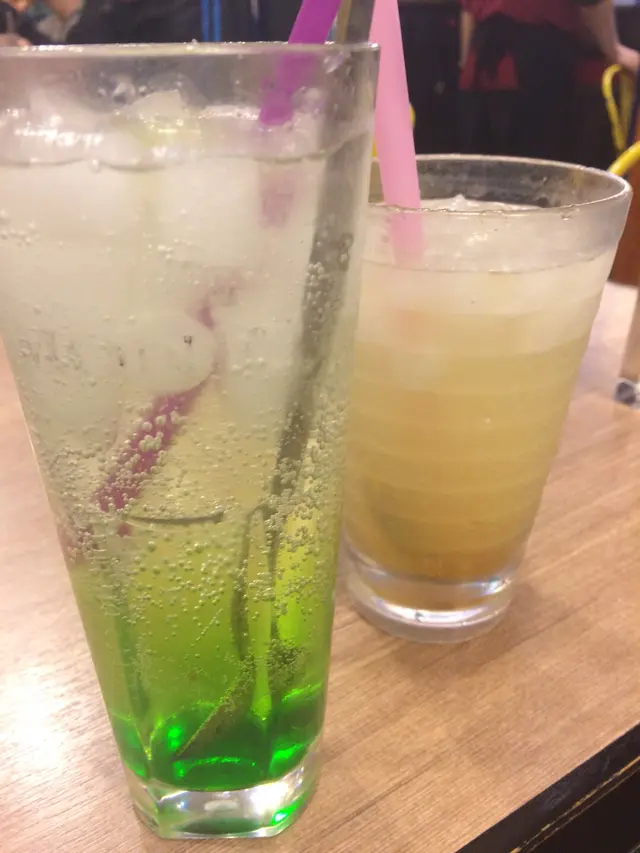 斑蘭青檸梳打、柚子蜜梳打