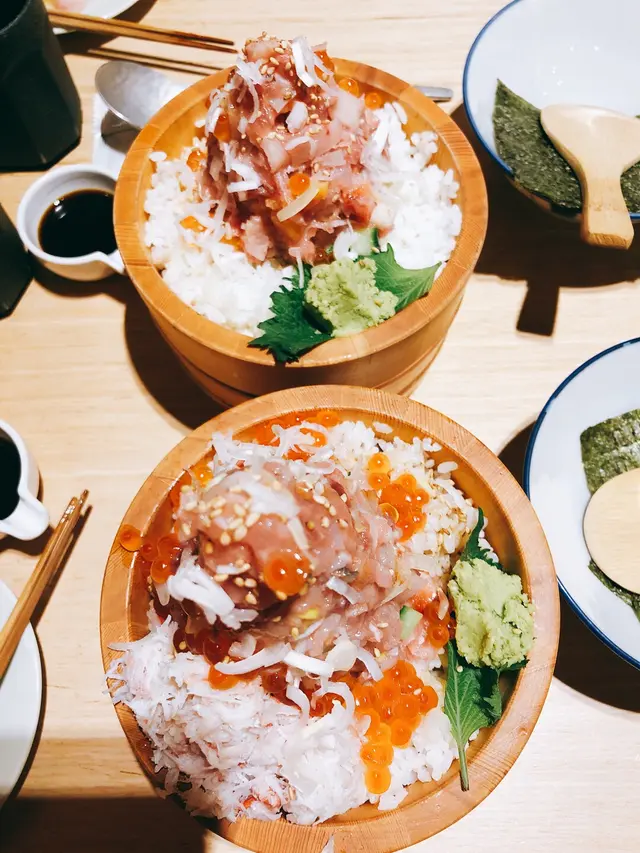 團體照。也看到魚生分量分別👀