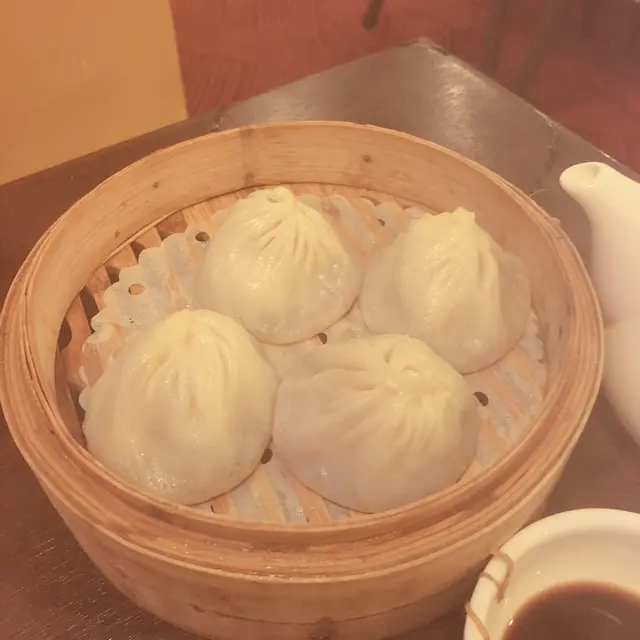 小籠包係即整即蒸，皮薄又多湯汁