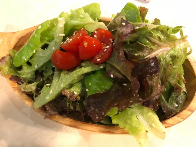 本地有機沙律菜伴芝麻醬