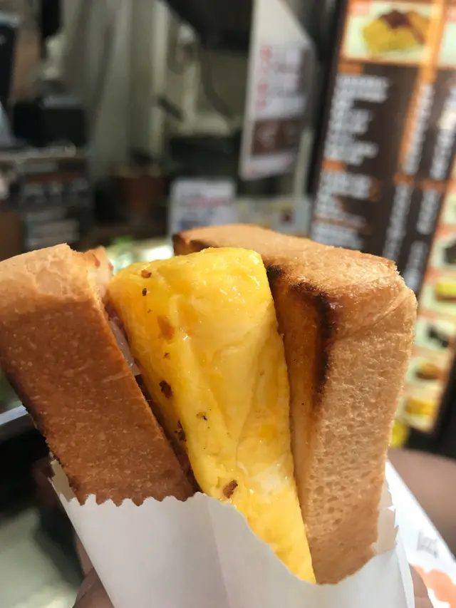 厚旦鹹牛肉三文治
