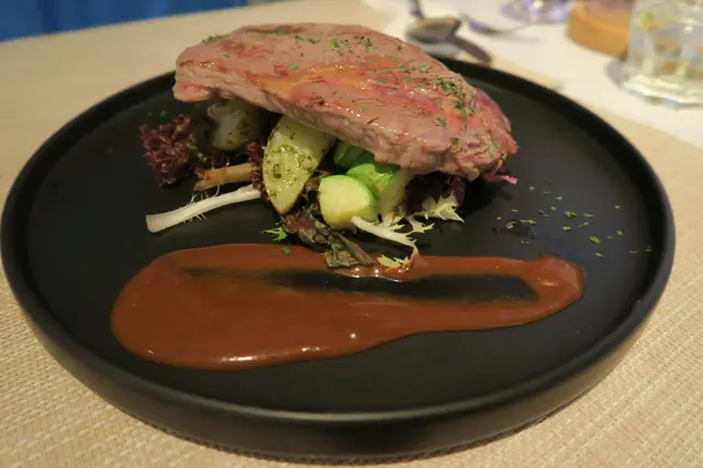 美國安格斯肉眼配紅酒燒汁 