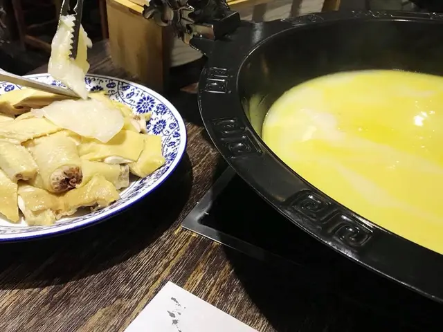 康熙花膠雞湯鍋(半隻)