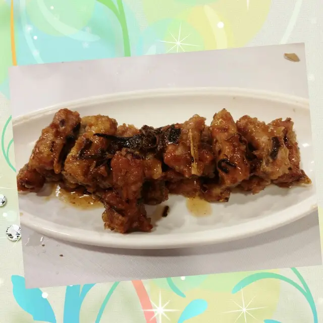 陳皮骨只有連著小小肉,沒有像坊間其他食肆骨連住一大塊肉,可以看出師傅的對待食物的認真。陳皮骨味道酸酸酸甜甜,,陳皮有果香,很開胃的一道菜。
