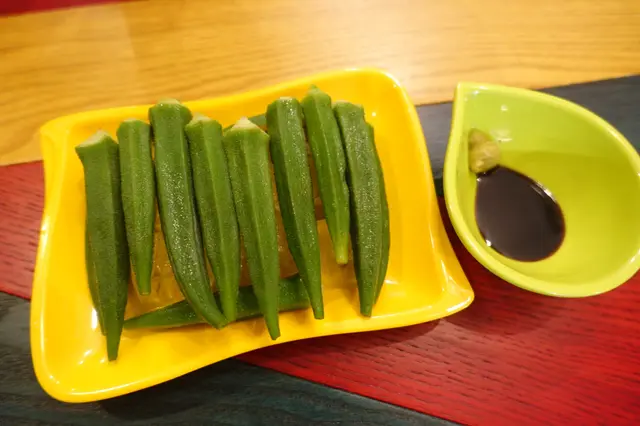 一碟有多條秋葵