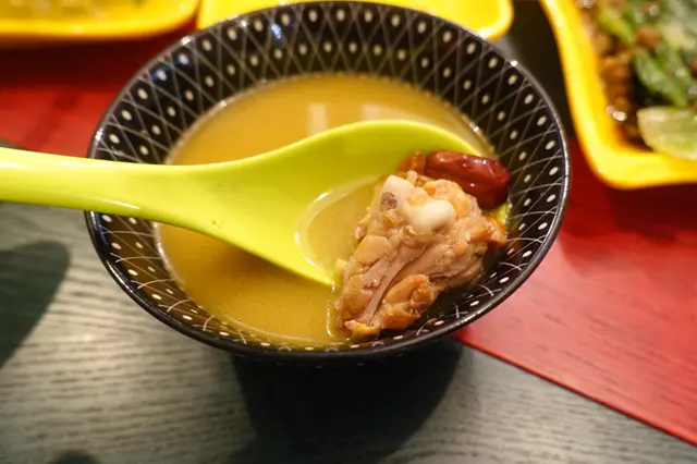 雞肉肉質嫩滑尚有鮮味