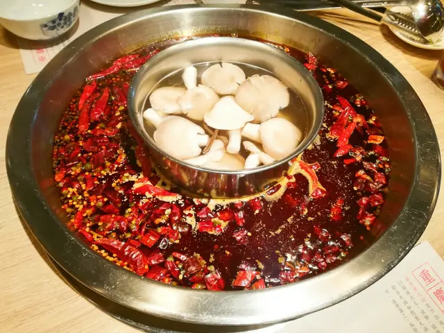 山珍菌湯鴛鴦鍋