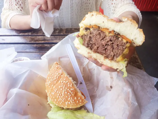 海膽黑松露芝士牛肉漢堡包