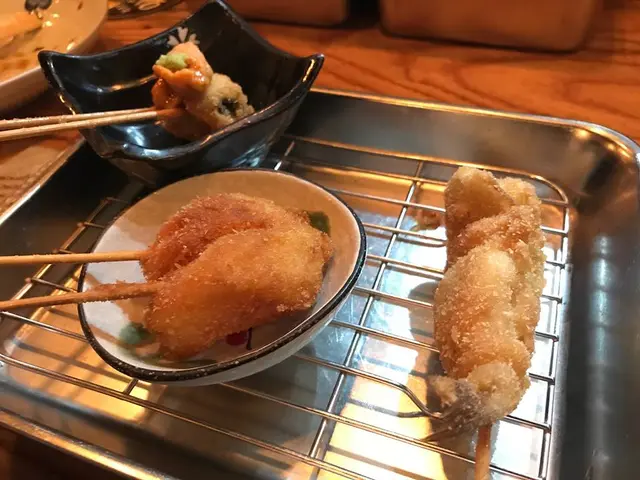 海膽和帶子兩個有多好吃我都不用怎樣描述了，不過最令人驚豔的反而是池魚，內裡有一小塊紫蘇葉提味，完全提升了這個炸串的格調！