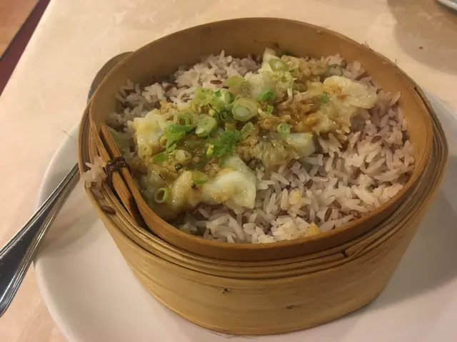 荷香蒜蓉海斑片原籠蒸鴛鴦飯