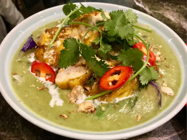 香茅斑蘭青咖喱雞扒