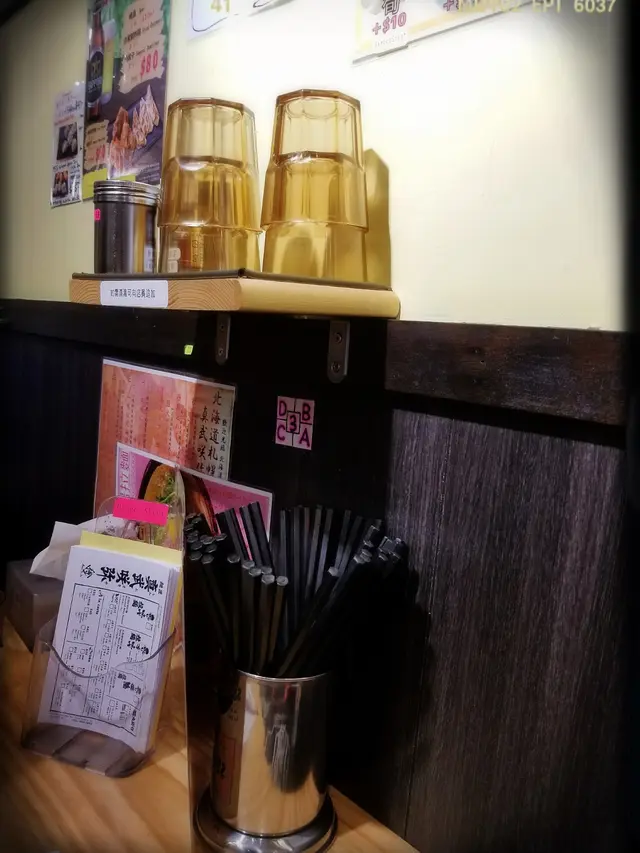 自助餐具、餐牌、調味料