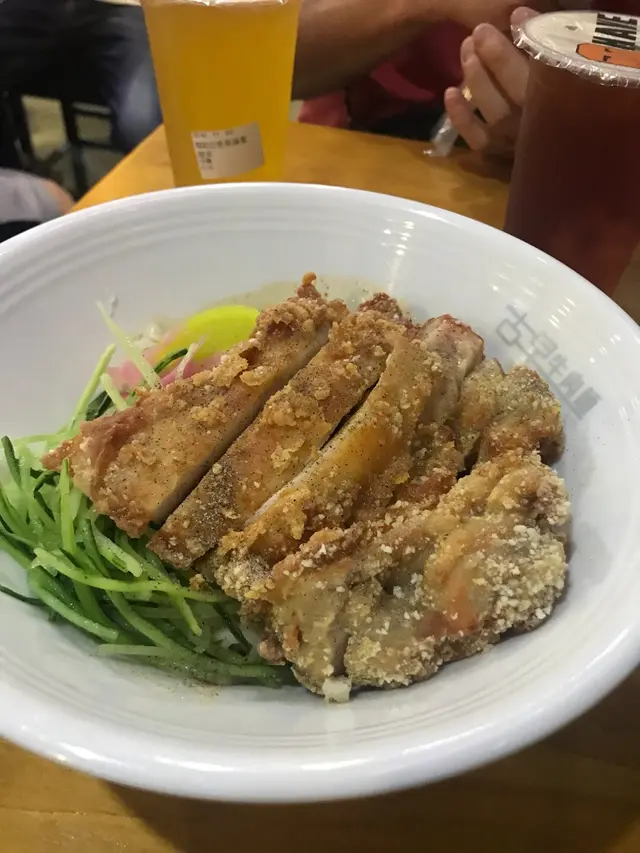 鹽酥雞扒干拌麵