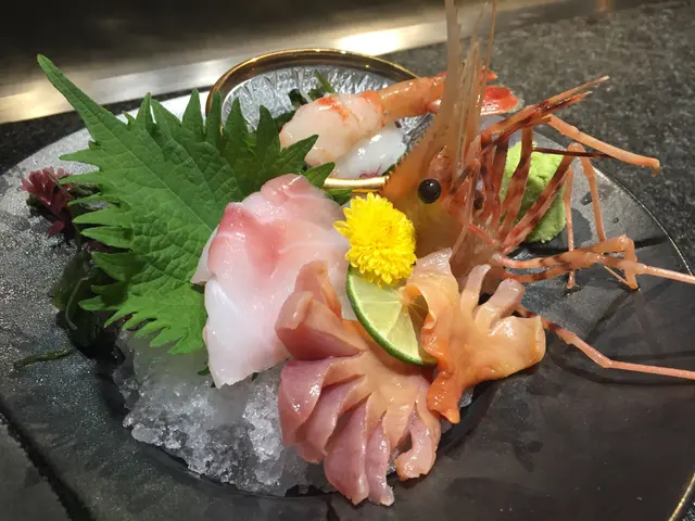 刺身三點（牡丹蝦、目拔魚、赤貝）