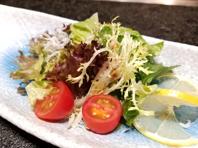 左手邊的白飯魚 BB 真是好鮮味。