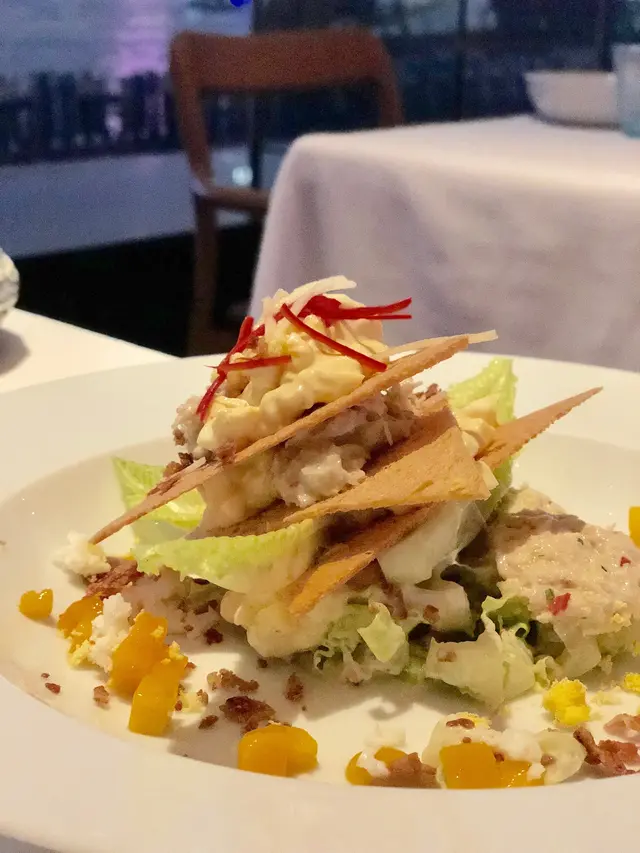 'club' crab and mango