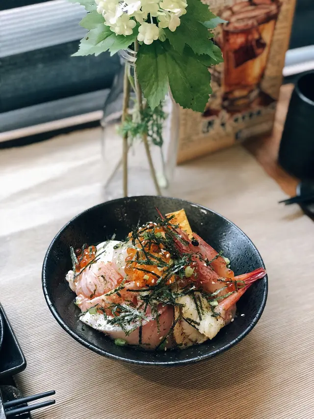 綜合海鮮丼