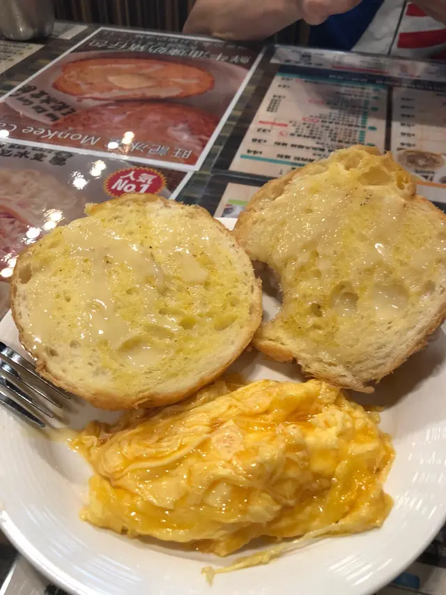 奶油豬配牛奶炒滑蛋