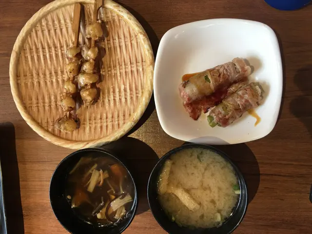 麵豉湯/日式蟹皇翅/雞軟骨串/四季牛肉卷