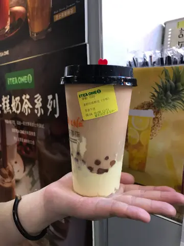 蛋糕珍珠奶茶
