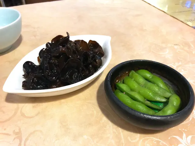 涼伴黑木耳/岩鹽花枝豆