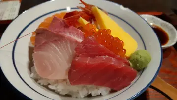 極上魚生飯