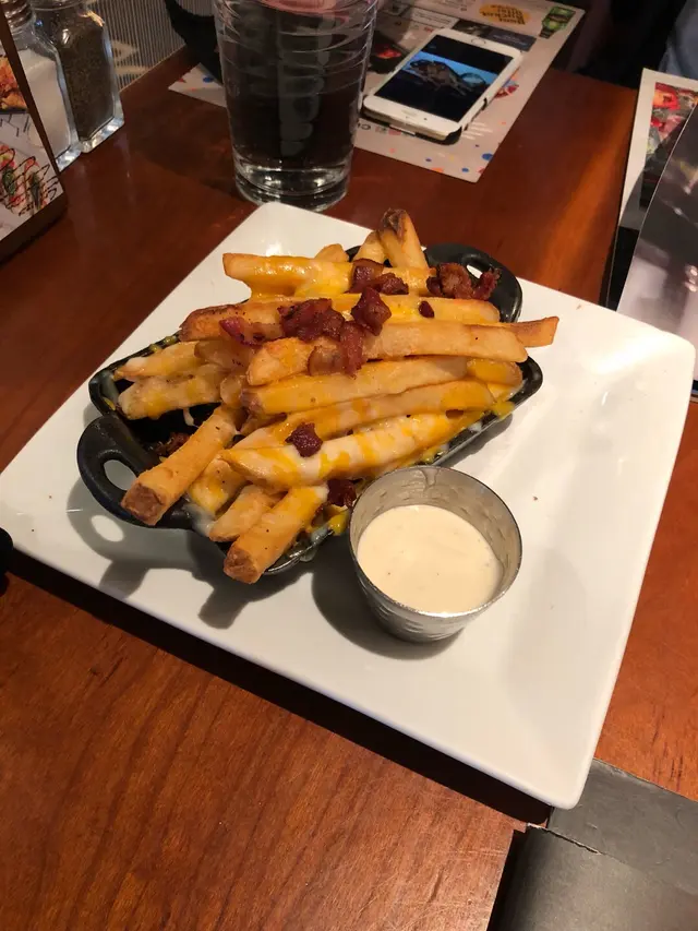 薯條夠脆,略嫌芝士唔夠