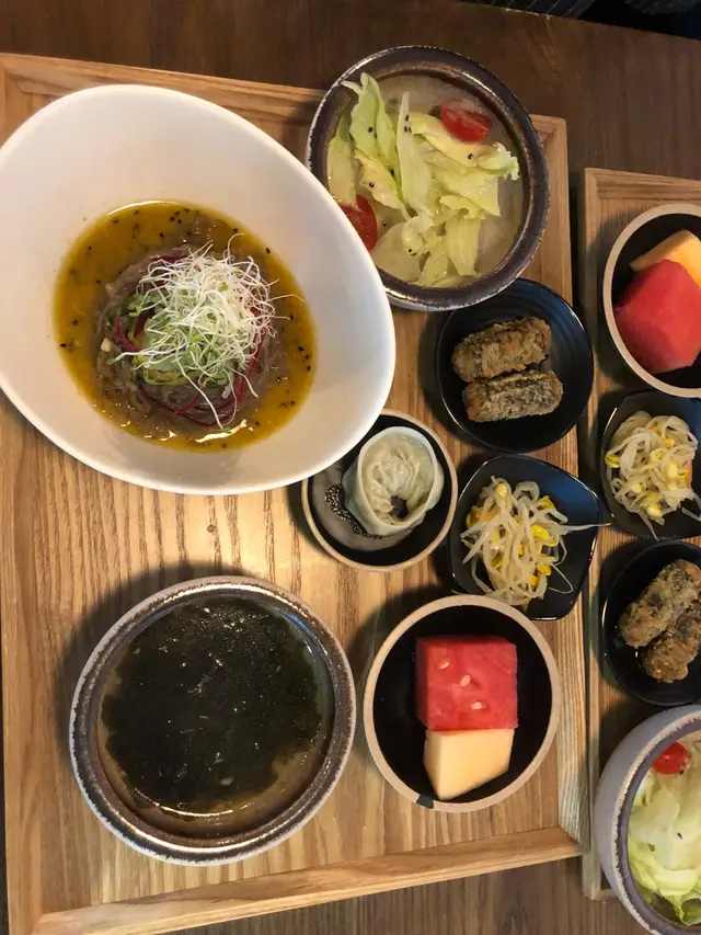韓式芝麻醬冷麵