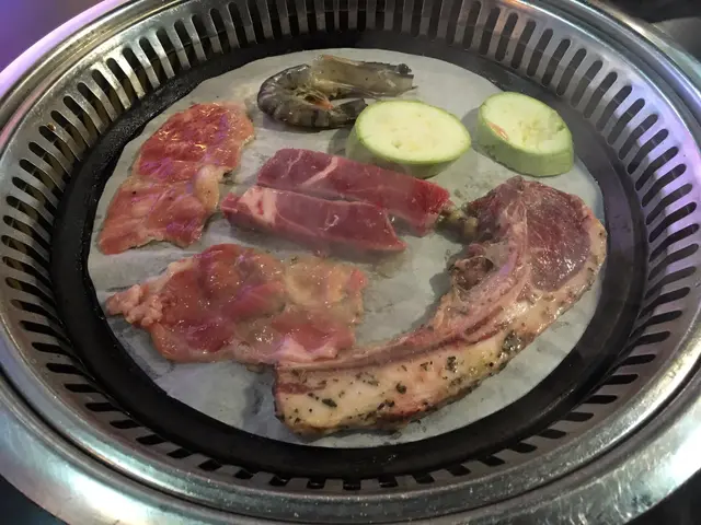 穀飼豚肉卷、穀飼牛肋眼心條和海蝦