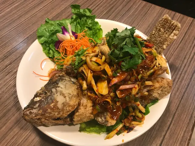 泰皇秘製鰂魚沙律