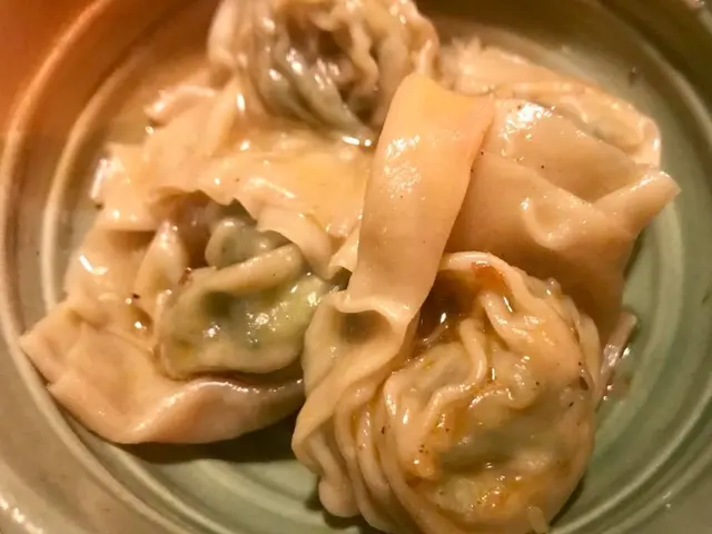 韮菜餃、水蓮餃